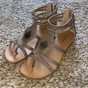 Women’s Sandals